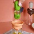 Miniatyrbillede 4 af 8: OBOSOE multifunktionel olieflaske med børste – 180 ml glasflaske med doseringsfunktion, køkkentilbehør til sund madlavning