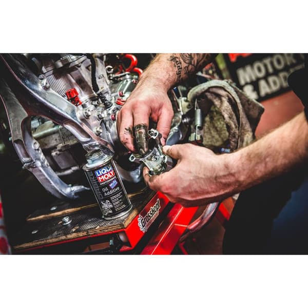 LIQUI MOLY Moottoripyöräöljyn lisäaine molybdeenidisulfidilla 125 ml