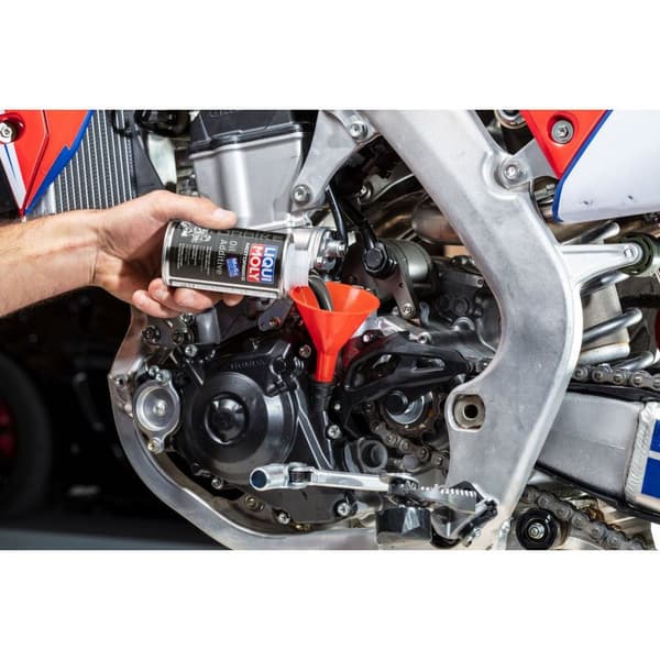 LIQUI MOLY Moottoripyöräöljyn lisäaine molybdeenidisulfidilla 125 ml