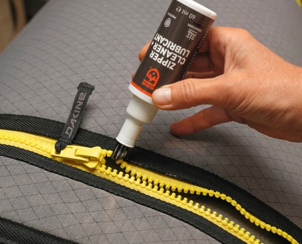 GEAR AID ZIPPER CLEANER + LUBRICANT 60 ml, smörjmedel dragkedjor rengörring