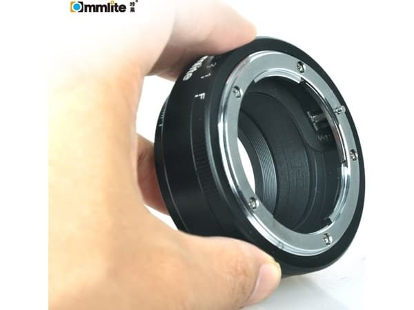Commlite ADAPTERI Olympus / Panasonic Micro 4/3 m4/3 - NIKON / NIKKOR + Aukko