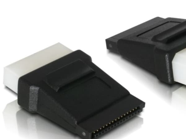 Delock - Strømadapter - SATA-strøm (hann) til 4-pin intern strøm (hann)