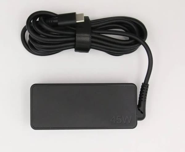 Lenovon 45 W USB-C-laturi Lenovon kannettaville tietokoneille, tukee useita jännitetasoja: 20 V, 15 V, 9 V ja 5 V.