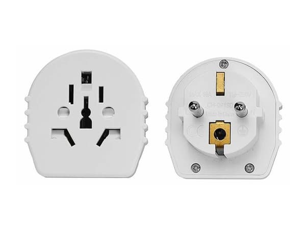 MicroConnect SKROSS - Strømkoblingsadapter - hvit - Europa