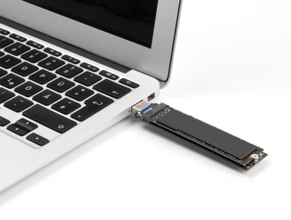 Delock Combo Converter for M.2 NVMe PCIe eller SATA SSD med USB 3.2 Gen 2