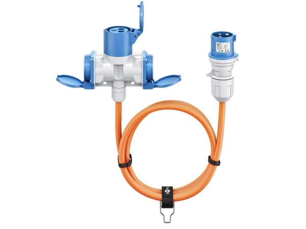 CEE-adapterkabel, CEE-stik til 1x CEE-udtag og 2x udtag med jordkontakt, 1,5 m