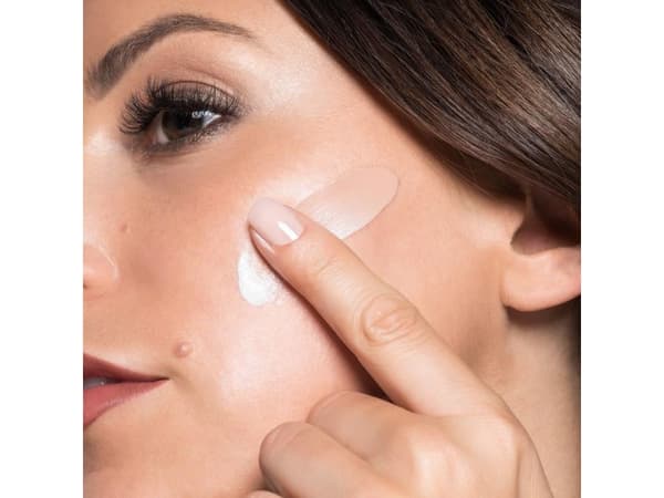 Artdeco Instant Skin Perfector multifunksjonell sminkebase 25ml