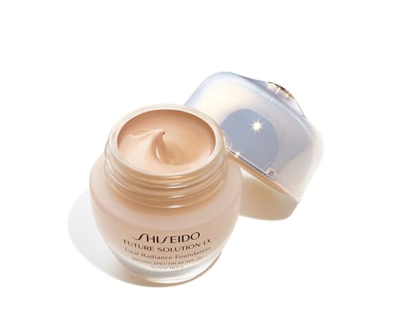 Shiseido Future Solution LX Total Radiance Foundation SPF15 N3 Neutral 30 ml