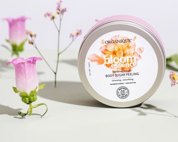 Sugar body scrub with the scent of flowers Bloom Essence (Body Peeling) 200 ml