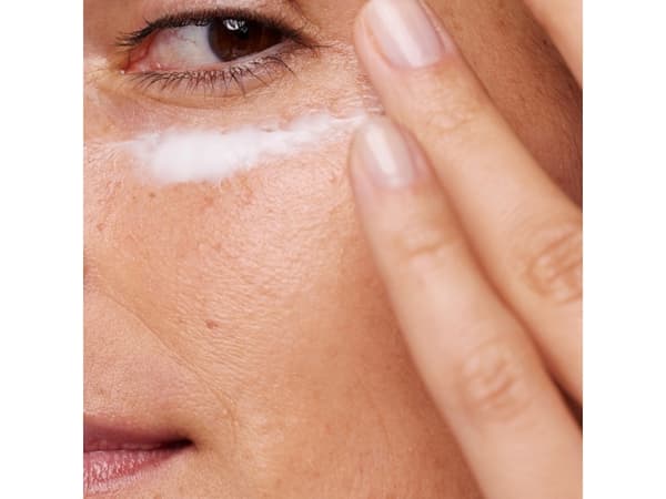 Clinique Smart Clinical Repair, Øyekrem, Kvinner, Alle hudtyper, Motvirker poser under øynene, Anti-rynke, Fuktighets krem, Reparering, Utjevning, Kr