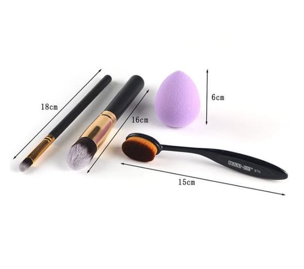 Borstset med 1 beautyblender samt 3 borstar
