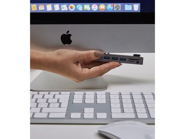 LMP USB-C Attach, USB 3.2 Gen 1 (3.1 Gen 1) Type-C, Silver, MicroSD (TransFlash), SD, 3,5mm, USB 3.2 Gen 1 (3.1 Gen 1) Type-A, USB 3.2 Gen 1 (3.1 Gen