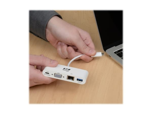 Tripp Lite USB C - VGA moniporttinen videosovitin muunnin w/ USB-A keskittimellä, USB-C PD latausportilla ja Gigabit Ethernet portilla, Thunderbolt 3