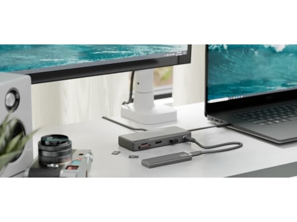 FUSION PRO TOUR USB-C 8-IN-1 | KOMPAKTI TELAKKA