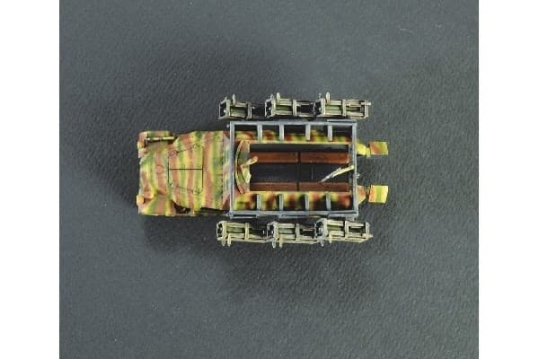 ITALERI 1:72 Sd.Kfz. 251/1 ''Stuka Zu Fuss''