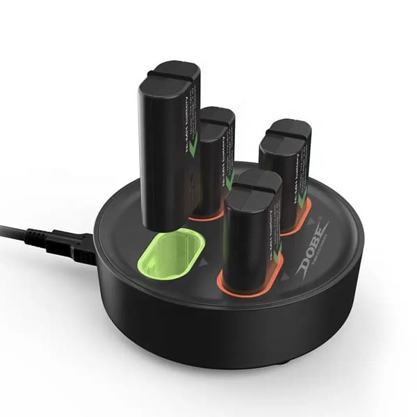 4 i 1 Batteriladestation Inkl. 4x Batterier til Xbox One & Xbox Series X/S