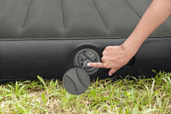 Bestway Tritech Luftmadrass Queen luftfylld extrasäng, inbyggd pump, 203 x 152 x 25 cm