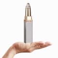 Miniatyrbilde 11 av 11: 2-i-1 barbermaskin trimmer øyenbryn ansiktshårfjerner leppestiftformet LED-lys