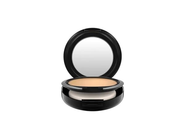 MAC Studio Fix Powder Plus Foundation - Farve Nc40 - 15 gr