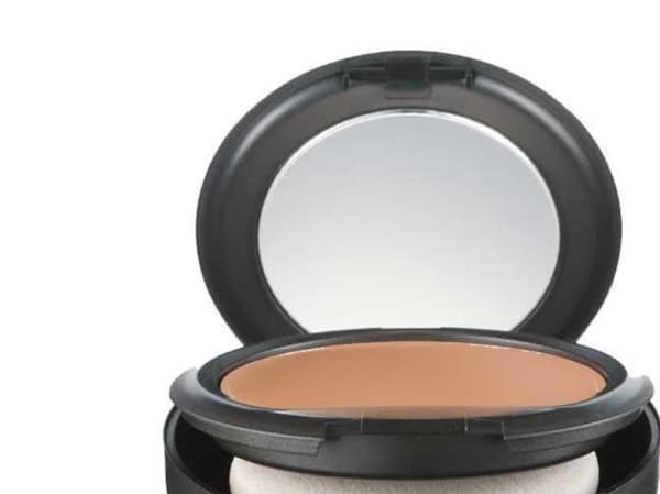 MAC Studio Fix Powder Plus Foundation - Farve Nc40 - 15 gr
