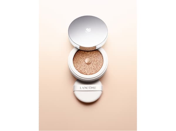 Lancome Miracle Cushion Liquid Cushion Compact SPF23 flytende kompakt foundation i en pute 04 Beige Miel 14g