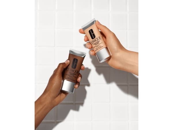 CLINIQUE EVEN BETTER REFRESH HYDRATING & REPAIRING FOUNDATION WN 118 AMBER 30ML
