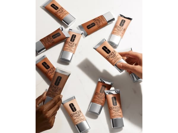 CLINIQUE EVEN BETTER REFRESH HYDRATING & REPAIRING FOUNDATION WN 118 AMBER 30ML