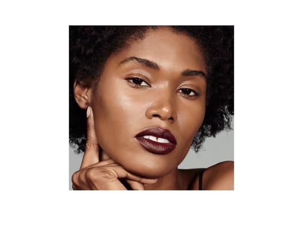 Estee Lauder ESTEE LAUDER_Pure Color Envy Matte Lipstick matowa pomadka do ust 554 Deep Secret 3,5g