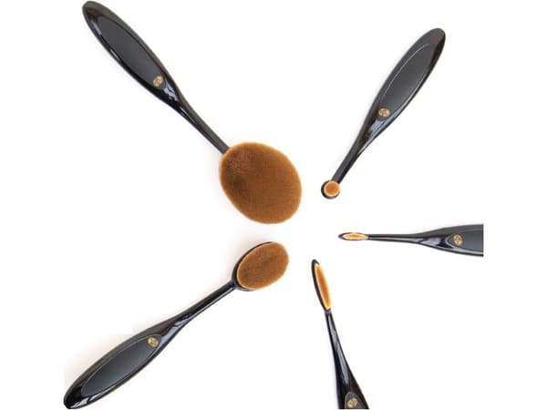 RIO Beauty A set of 5 make-up brushes