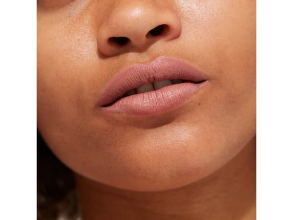 GOSH Liquid Matte Lips, Ruusu, Nougat Crisp, 1 väriä, Kosteuttava, Naisten, Matta