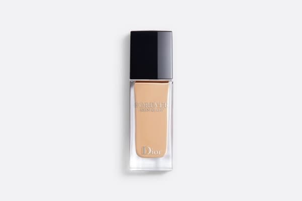 Dior PodkładForever Skin Glow 24H Strålende 3W Varm 30ml