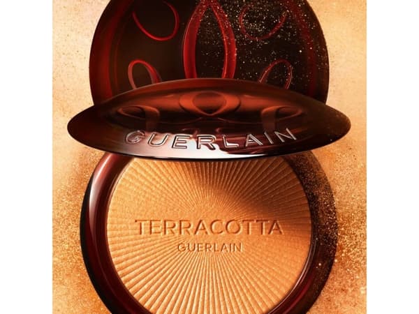 GUERLAIN TERRACOTTA LUMINIZER SHIMMERING POWDER N°01 Warm Gold