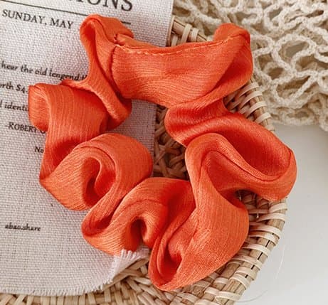 Hårsnodd Satin Scrunchie (orangeröd)
