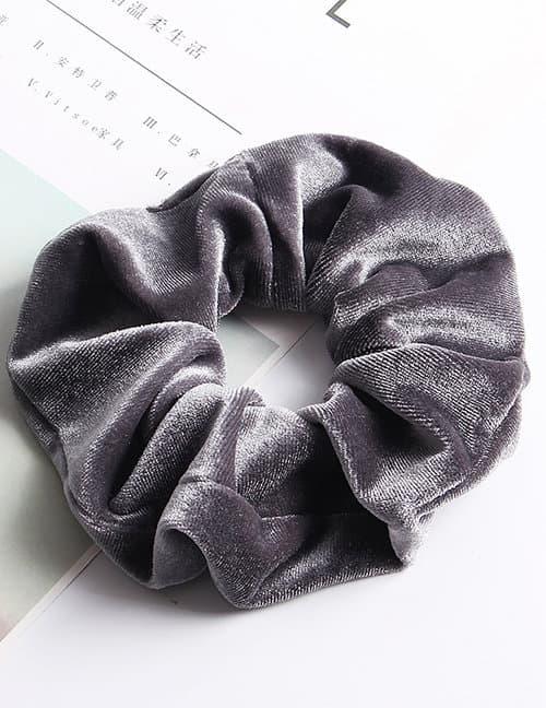 Hårsnodd Velvet Scrunchie (silvergrå)