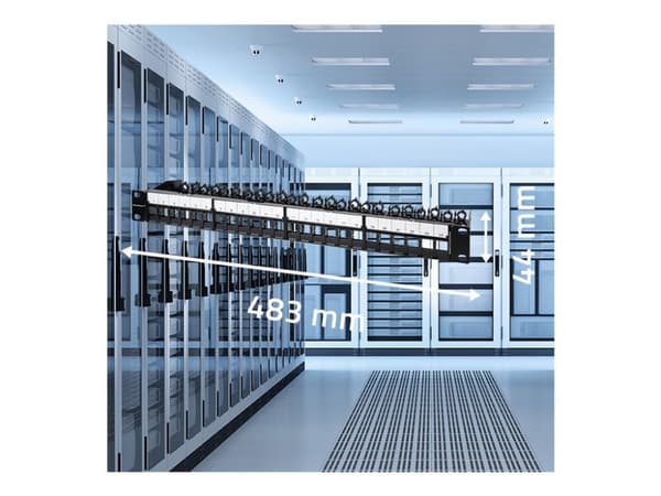 Qoltec - Patch-panel - solid steel - rackmontering - UTP - RJ-45 X 24 - svart - 1U - 19"