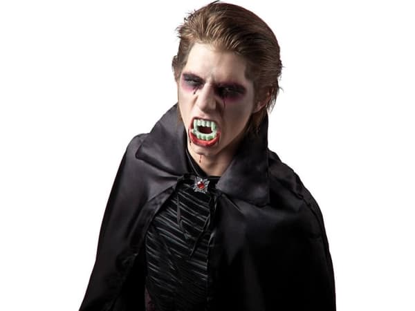 GoDan Vampyyrin hampaat kiiltävät -