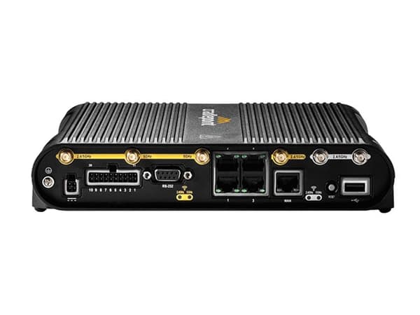 Cradlepoint IBR1700 Series IBR1700-1200M-B - Trådløs ruter - WWAN 4-portssvitsj - 1GbE Dobbeltbånd - 3G, 4G - i-kjøretøy - med 1-års NetCloud Mobile