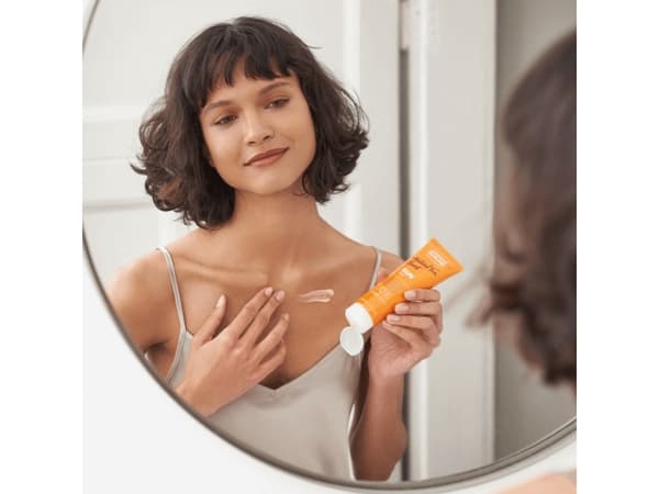 Annemarie Börlind SUN CARE, Aurinkovoiteen neste, Runko, Tuubi, Kosteuttava, Suojaus, Sekaiho, Rasvoittuva iho, Ongelmaiho, Herkkä iho, Kaikille ihot