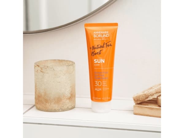 Annemarie Börlind SUN CARE, Aurinkovoiteen neste, Runko, Tuubi, Kosteuttava, Suojaus, Sekaiho, Rasvoittuva iho, Ongelmaiho, Herkkä iho, Kaikille ihot