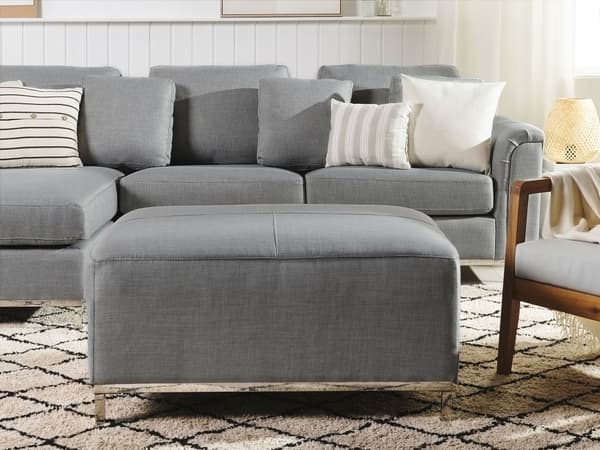 Rahi vaaleanharmaa kangas verhoiltu metallijalat 95 x 71 x 46 cm suuri suorakulmio perinteinen tyyli