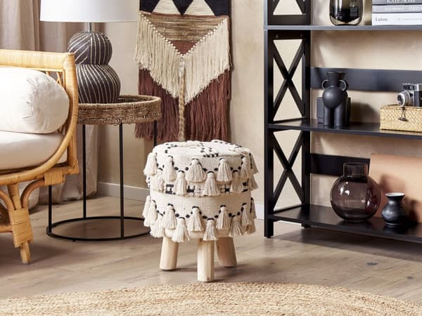 Fotpall Beige och Svart Bomull Dekorativ Stickad Träben Dekorativa tofsar Boho Design