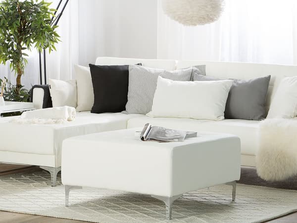 Ottoman Fodskammel Hvid Kunstlæder med Skumfyld og Sølv Krom Metalben 41 x 80 x 80 cm Klassisk Moderne Tuftet Siddeplads Stueindretning