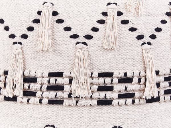 Puff Beige med Svarte Bomulls Strikkede Dekorative Dusker Boho Design