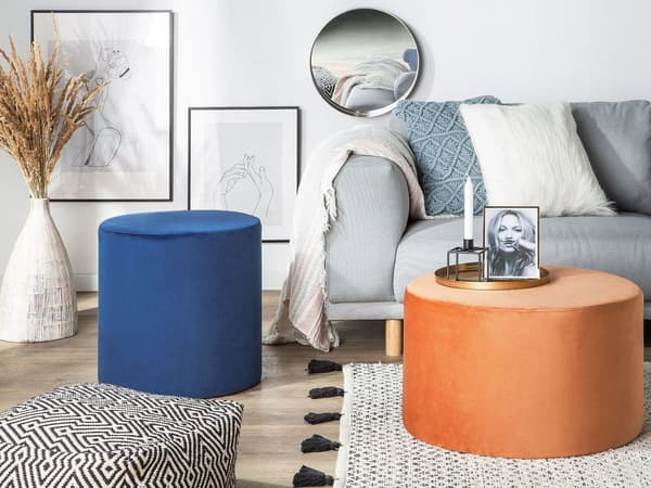 Rund ottoman i oransje fløyel Pouffe Fotskammel Glam
