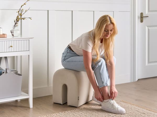 Rahi beige samettiverhoiltu kaareva U-muotoinen moderni tyyli olohuoneen kalusteet