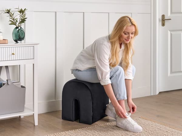 Puf u-formet sort velour MODOC BELIANI