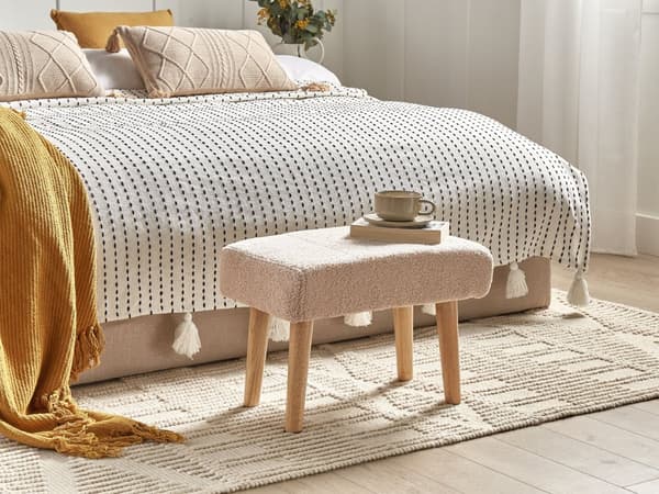 Jakkara vaalea beige 50 x 35 x 30 cm buklee kumipuujalat suorakulmio kevyt skandinaavinen