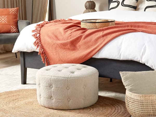 Fotpall Vit Beige Rund Puff Knapptuftad Klädsel Glam Ottoman Vardagsrumsmöbler Sovrum Förvaring