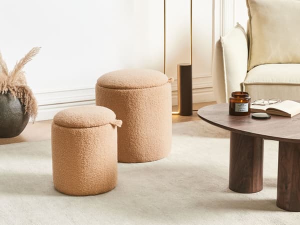 Sæt med 2 puffer Lysebrun bouclé Rund form Skjult opbevaringsrum Moderne design Fodskammel