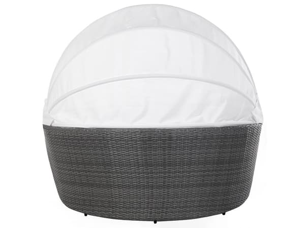Trädgårdsmöbelset med Soffbord av Grå Konstrotting med Vita Kuddar och och Vit Baldakin Väderbeständig